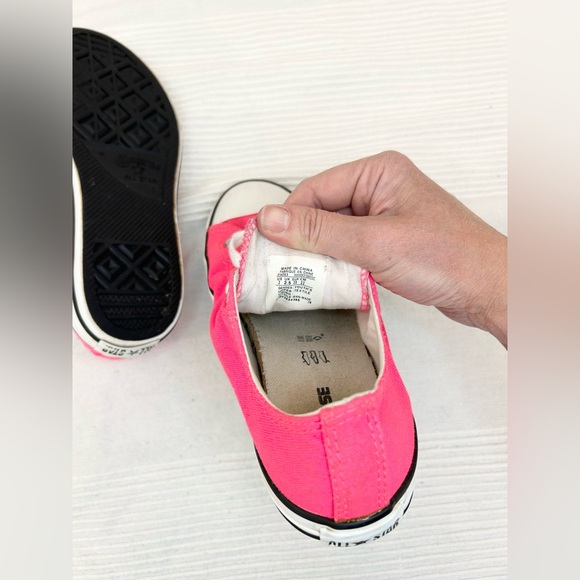 Converse Chuck Taylor All Star Lo Sneaker - Hyper Pink - Picture 10 of 11